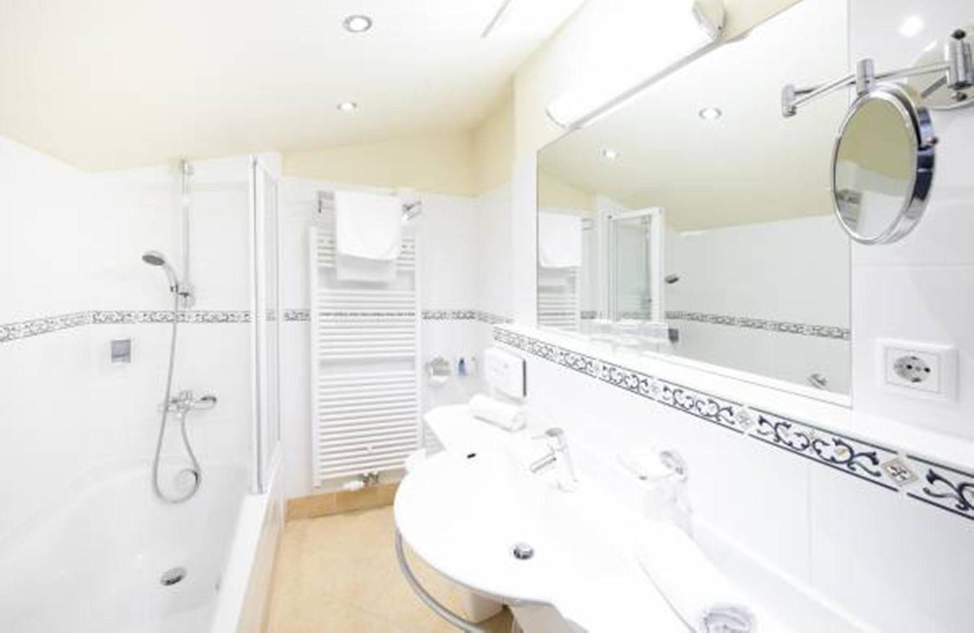 Garni Haus Sonnleitn - Adults Only Hotell Fuschl am See Rom bilde